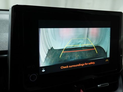 Certified 2023 Toyota Corolla Cross XLE image 24