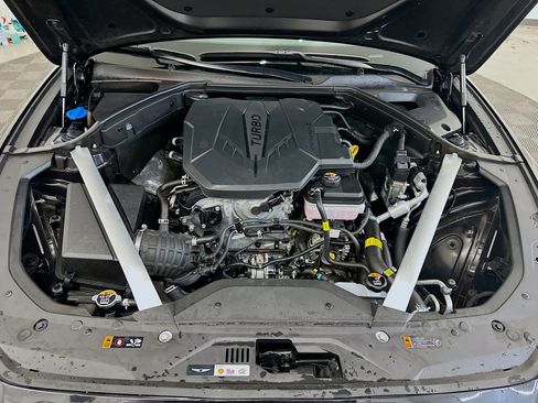 Used 2025 Genesis G70 2.5T image 34