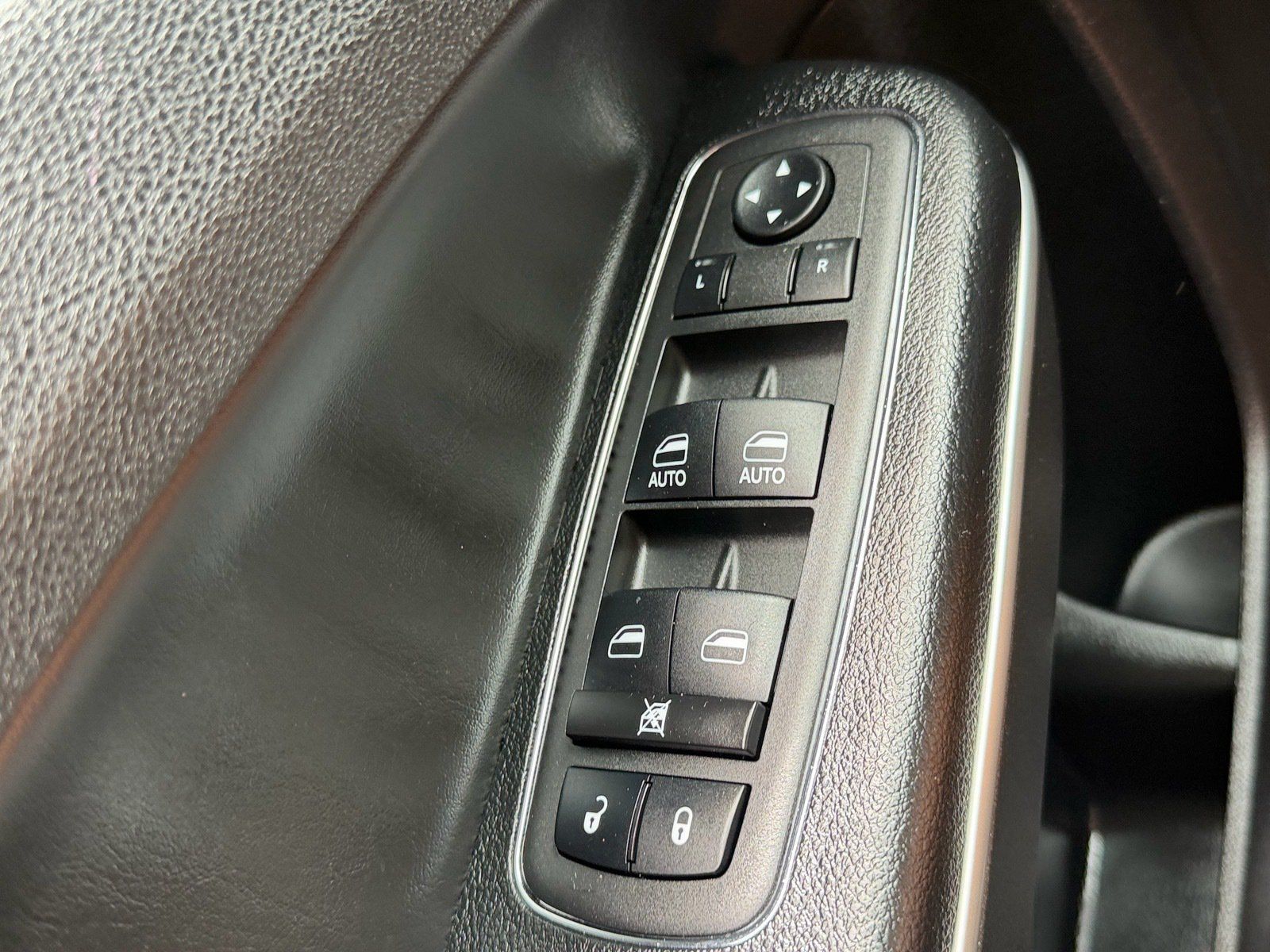 Used 2023 Chrysler 300 Touring RWD image 34