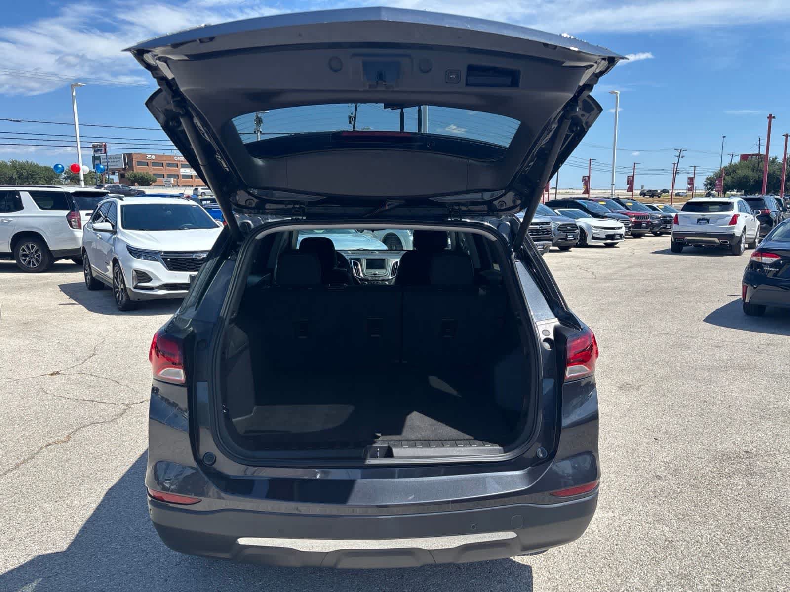 Used 2023 Chevrolet Equinox LT AWD/4WD image 5