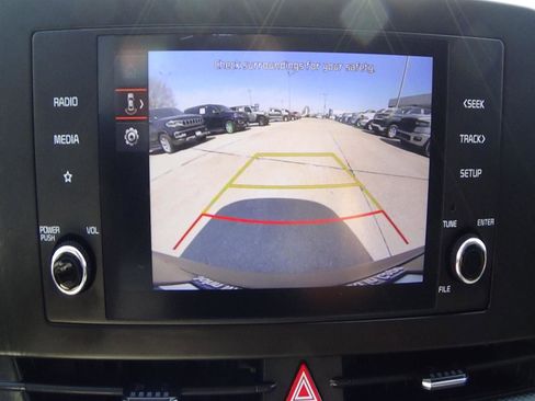 Used 2025 Kia Sportage LX AWD/4WD image 27