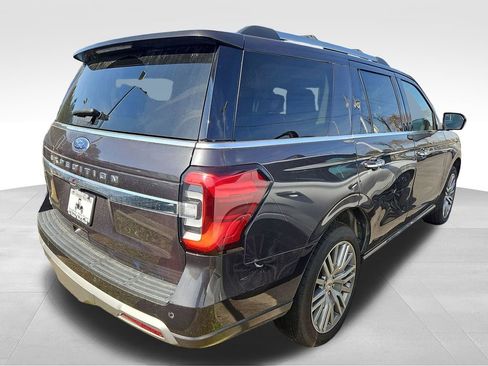 Used 2024 Ford Expedition Limited image 6