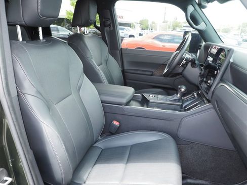 Used 2025 Lexus GX 550 w/ Cold Area Package AWD/4WD image 22