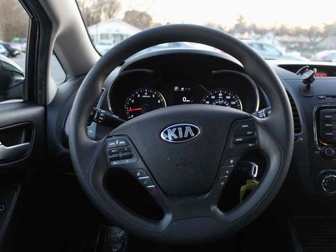 Used 2017 Kia Forte LX w/ LX Popular Package image 13