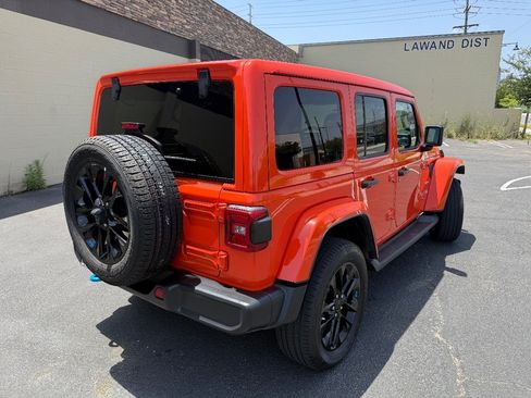 Used 2023 Jeep Wrangler Unlimited Sahara AWD/4WD image 11