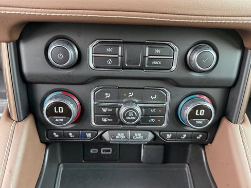 Used 2024 Chevrolet Tahoe High Country AWD/4WD image 20