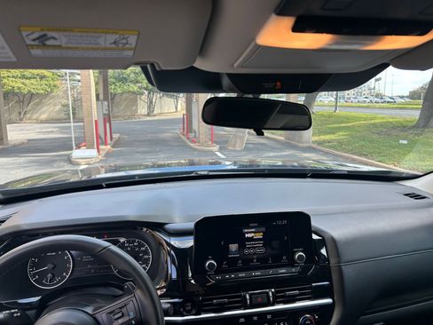 Used 2025 Nissan Pathfinder SV image 33