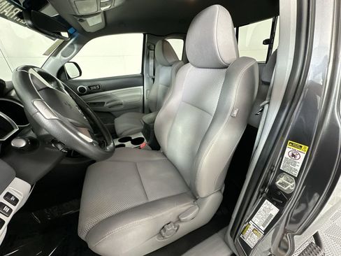 Used 2012 Toyota Tacoma 4x4 Access Cab V6 w/ TRD Sport Pkg image 11