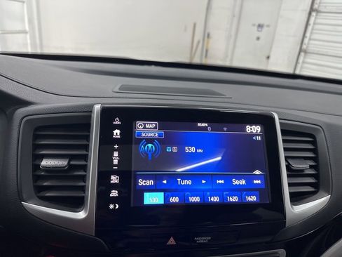 Used 2017 Honda Pilot Touring image 14