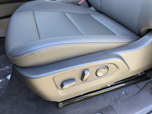 New 2026 GMC Canyon Elevation w/ Convenience Package image 13