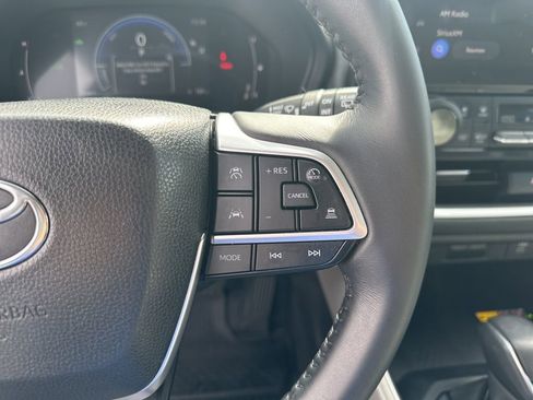 Used 2024 Toyota Grand Highlander XLE image 11