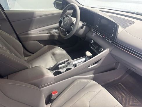 Used 2023 Hyundai Elantra SEL w/ Preferred Accessory Package image 21