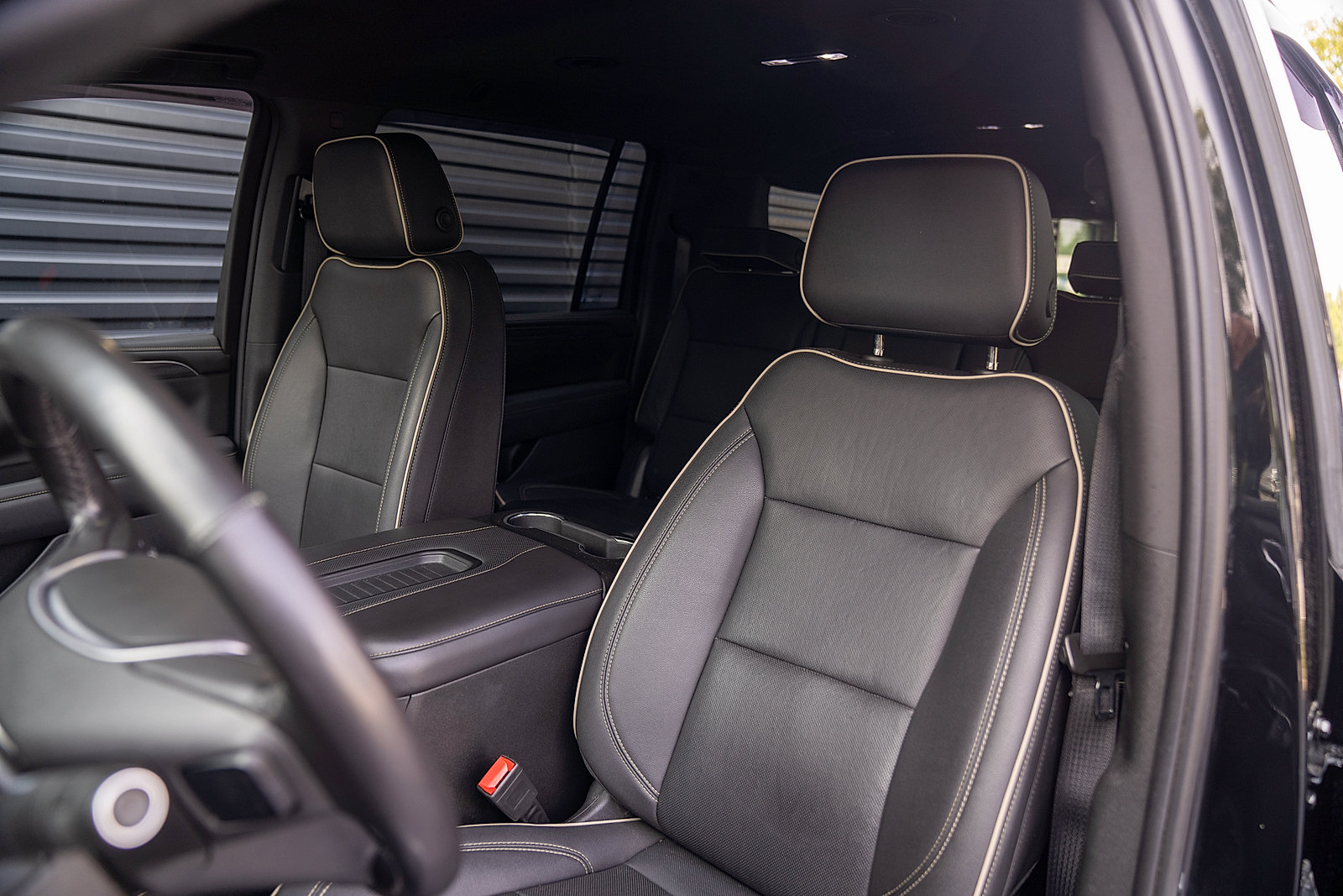 Used 2022 GMC Yukon XL SLT w/ SLT Luxury Package AWD/4WD image 5