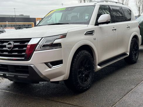 Used 2021 Nissan Armada SL w/ Captain's Chairs Package image 10