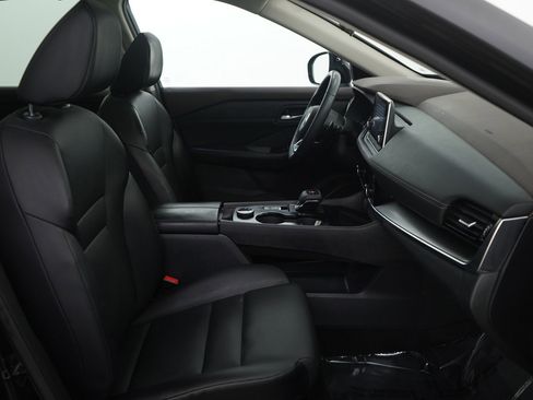 Used 2023 Nissan Rogue SV w/ SV Premium Package image 11