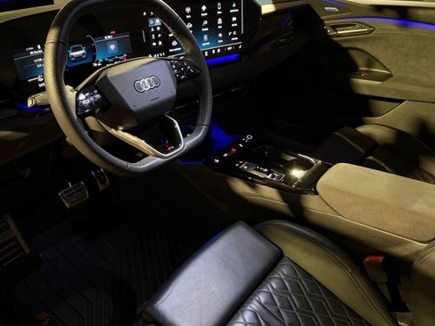 Used 2025 Audi SQ6 e-tron Premium Plus w/ Premium Plus image 4