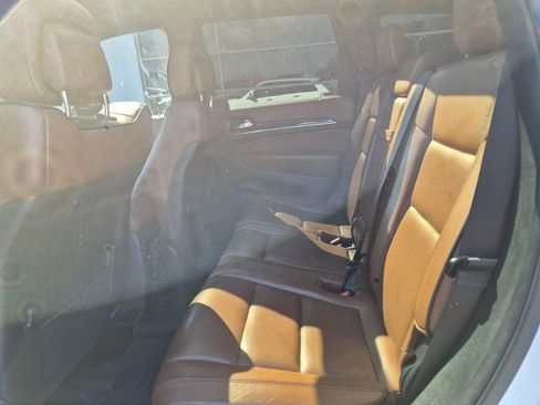 Used 2020 Jeep Grand Cherokee Overland image 14