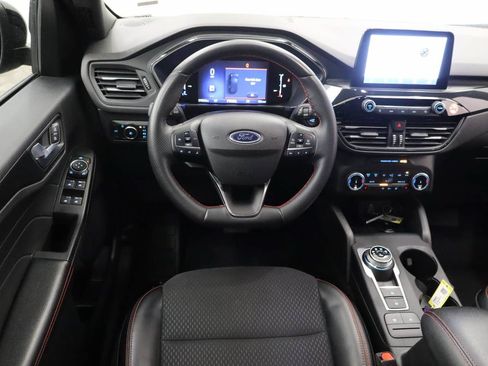Used 2025 Ford Escape ST-Line Select AWD/4WD image 4