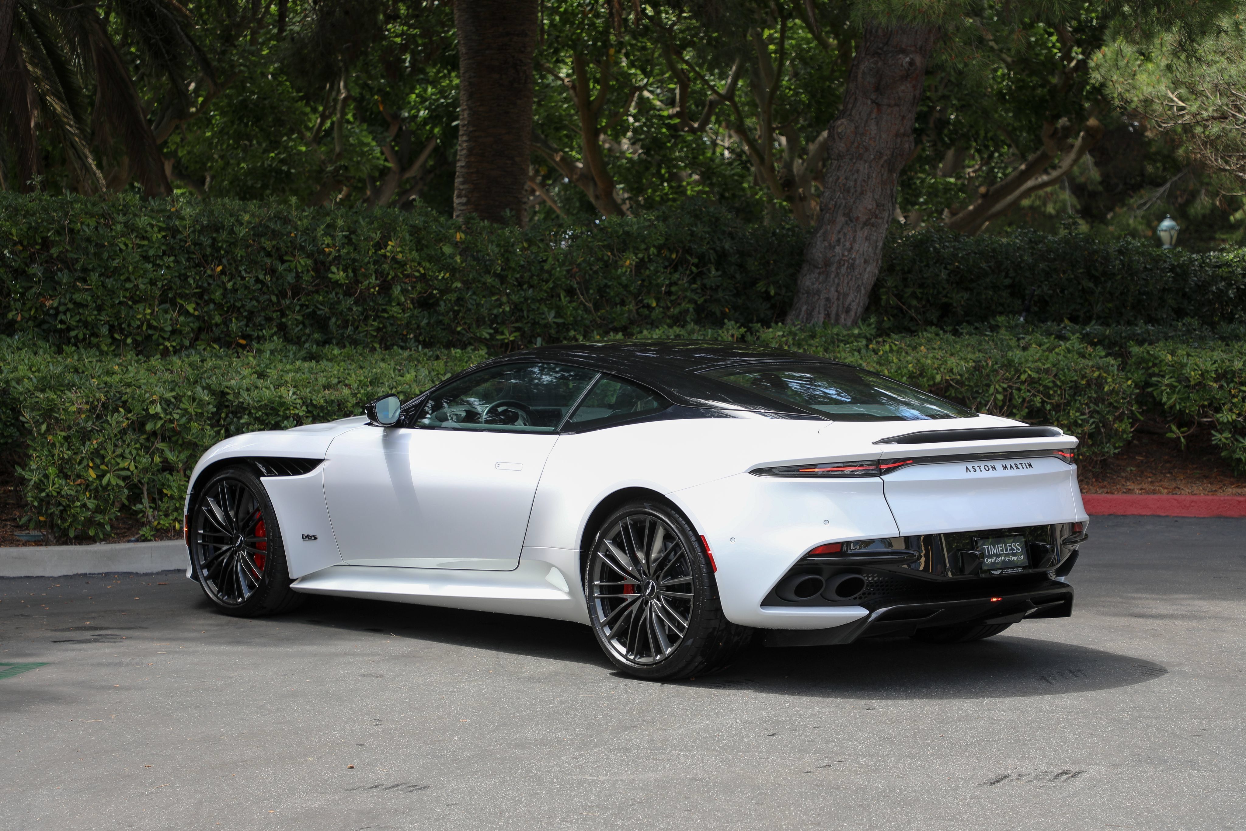 Used 2023 Aston Martin DBS Coupe RWD image 4