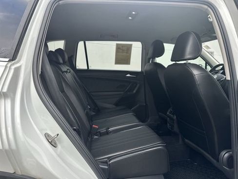 Certified 2022 Volkswagen Tiguan SE image 20