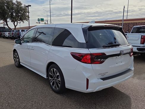 New 2026 Honda Odyssey Elite image 3