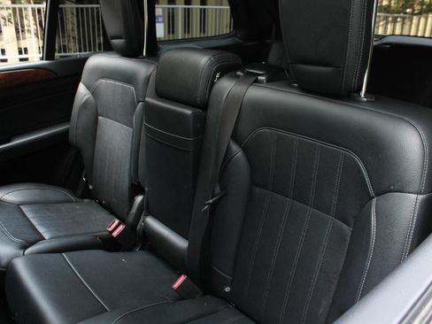 Used 2018 Mercedes-Benz GLS 450 4MATIC w/ Premium Package image 18