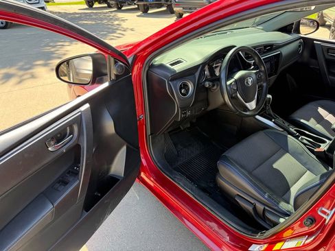 Used 2019 Toyota Corolla SE FWD image 11