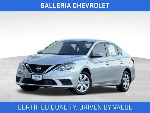 Used 2019 Nissan Sentra S FWD image 2