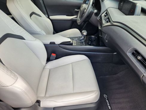 Used 2019 Lexus UX 200 w/ Premium Package image 14