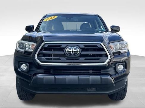 Used 2018 Toyota Tacoma SR5 AWD/4WD image 8