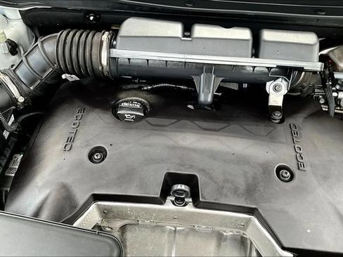 Used 2019 Buick Envision Essence FWD image 29