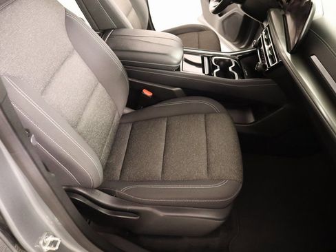 Used 2024 Chevrolet Traverse LT image 13