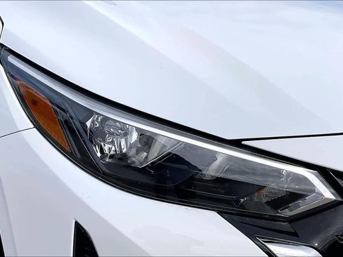 Used 2024 Nissan Sentra SV image 27