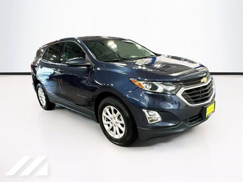 Used 2018 Chevrolet Equinox LT FWD image 3