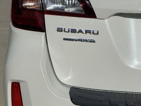 Used 2016 Subaru Outback 2.5i Limited image 11