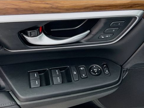 Used 2022 Honda CR-V Touring image 16