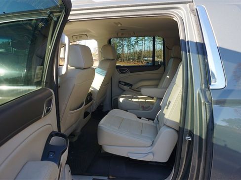 Used 2017 GMC Yukon XL Denali image 13