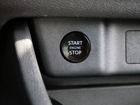 Used 2024 Nissan Rogue SV AWD/4WD image 30