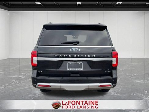 Used 2024 Ford Expedition Max XLT image 4