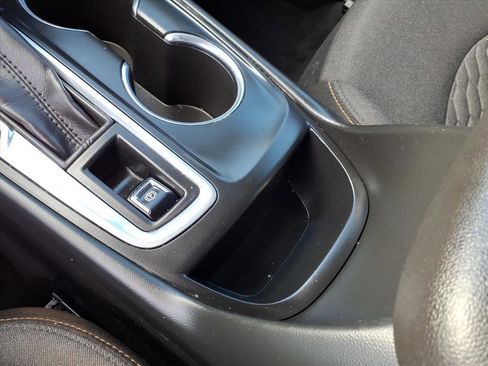 Used 2020 Chevrolet Equinox LT image 28