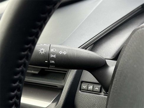 Used 2025 Toyota Prius LE image 25