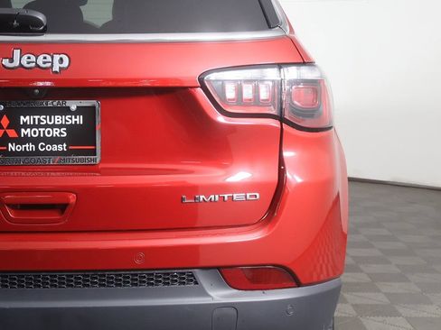 Used 2025 Jeep Compass Limited AWD/4WD image 15
