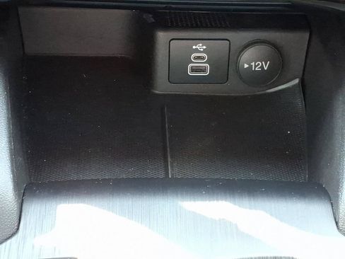 Used 2025 Ford Escape SE FWD image 18