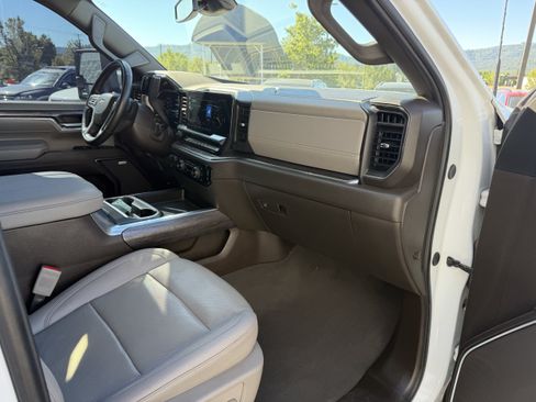 Used 2024 Chevrolet Silverado 2500 LTZ w/ LTZ Plus Package AWD/4WD image 32
