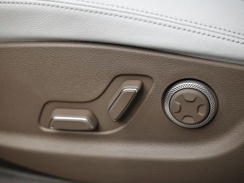 New 2026 Genesis GV70 2.5T Advanced AWD/4WD image 23