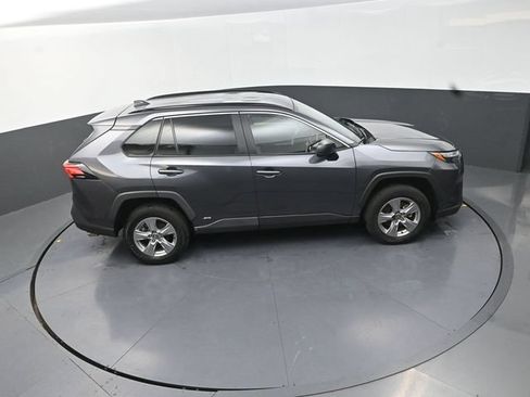 Used 2025 Toyota RAV4 LE AWD/4WD image 30