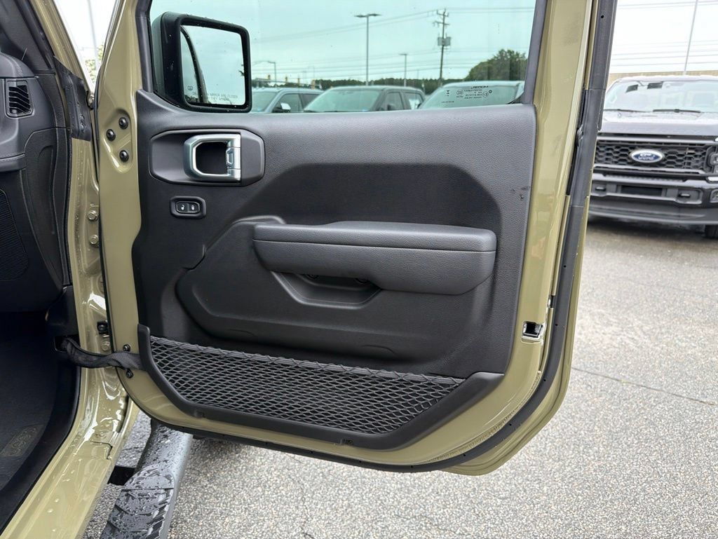 Used 2026 Jeep Gladiator Mojave AWD/4WD image 27
