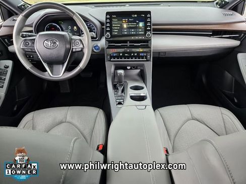 Used 2019 Toyota Avalon Limited image 14