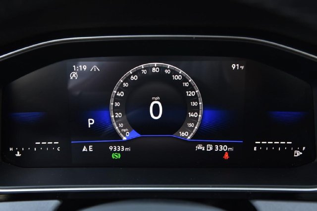Used 2025 Volkswagen Jetta SE w/ Sunroof Package FWD image 12