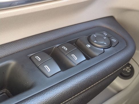 Used 2022 GMC Terrain SLT image 26